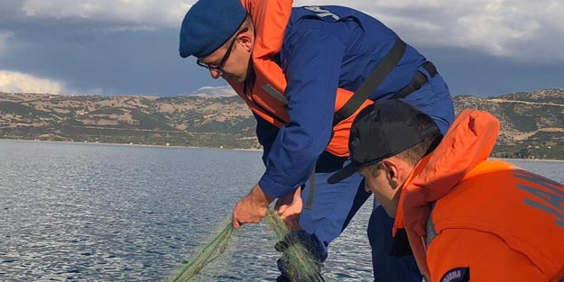 Boyu tam 300 metre! Kullanması yasak ağ gölden çıkarıldı