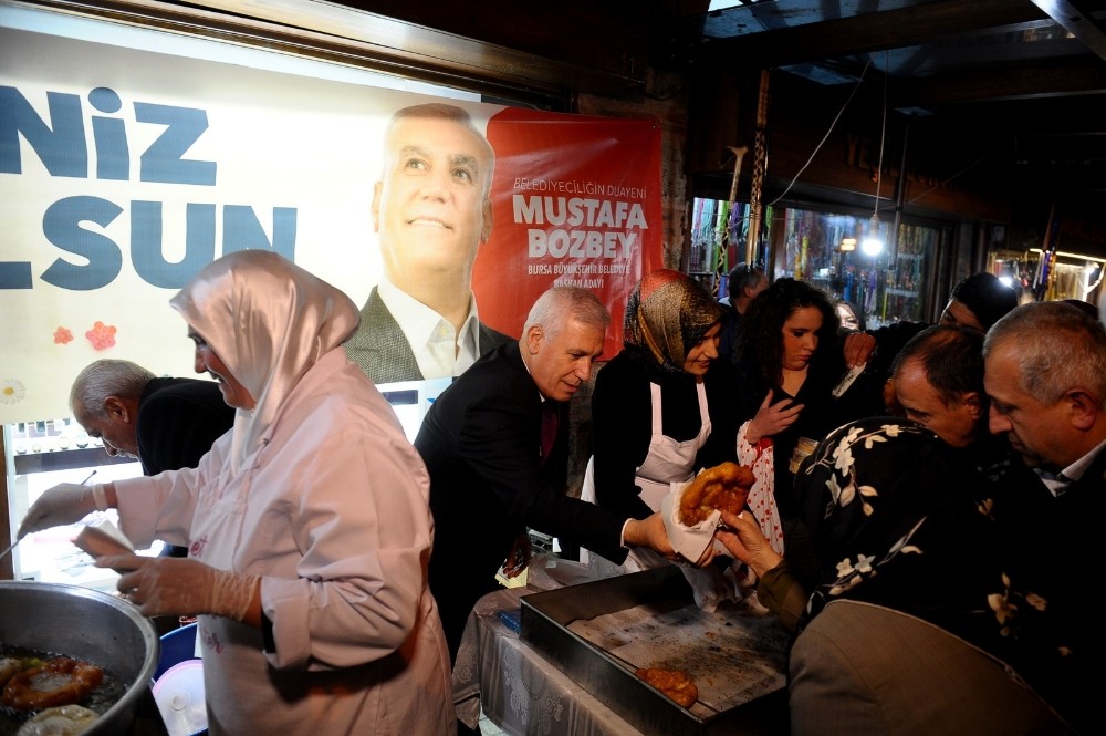 Bozbey Bursalılar’ın kandilini kutladı 