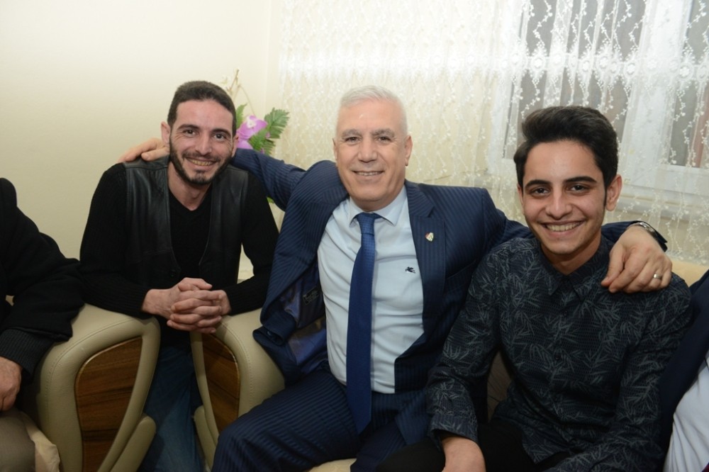 Bozbey’den İnegöl’de sürpriz ev ziyareti 