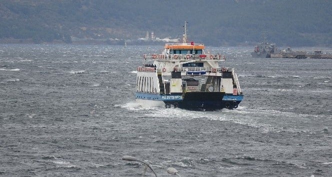 Bozcaada feribot seferleri haftada 2 güne düşürüldü 
