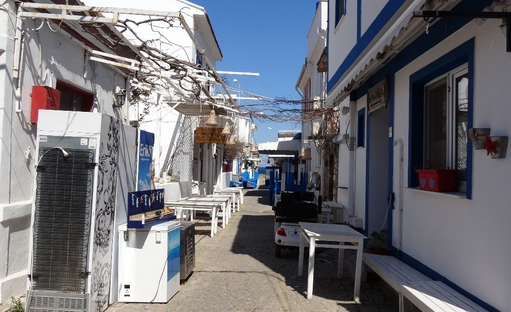 Bozcaadalı konaklama işletmecilerinden turistlere 