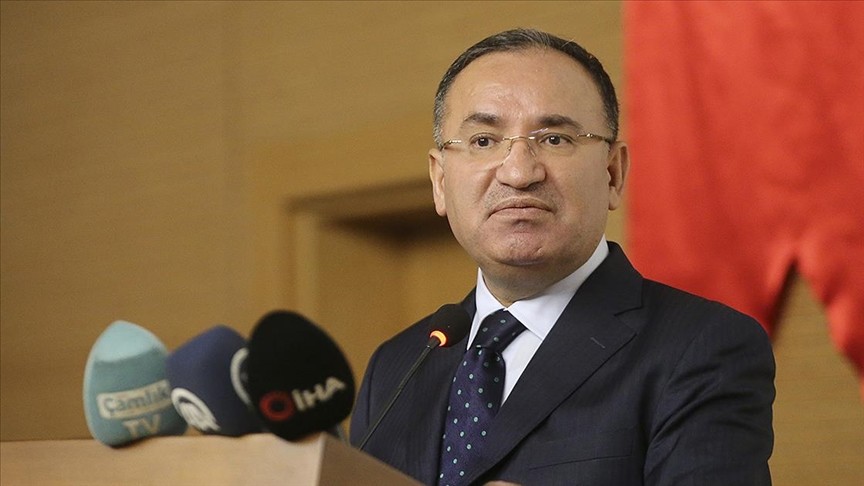 Bozdağ: Başörtüsüne yönelik teklif 400 ve üzeri oyla kabul edildiği zaman halk oylamasına gitmeyeceğiz