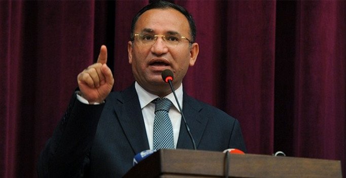 Bozdağ'dan Ayhan Oğan'ın sözlerine tepki: Eski bir üyesinin beyanları şahsını bağlar