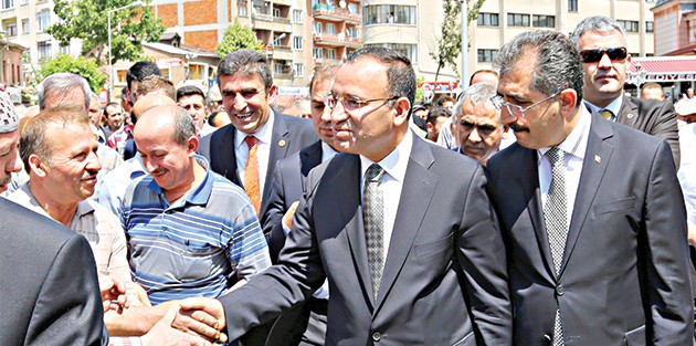 Bozdağ’dan Savcı Öz’e: Hukuk içinde kal