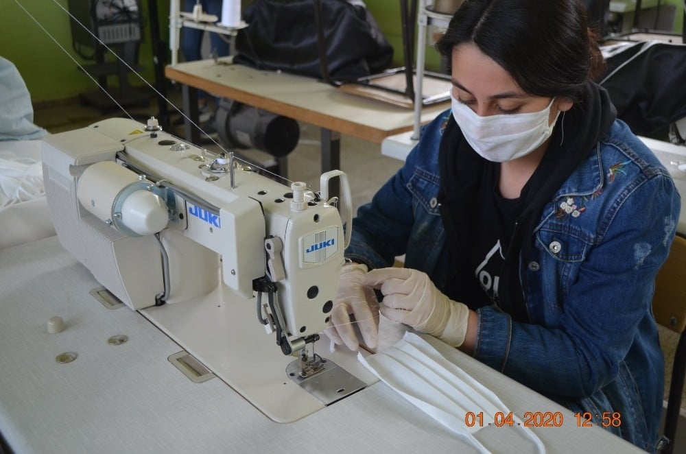 Bozdoğan’da günde 300 maske üretiliyor 