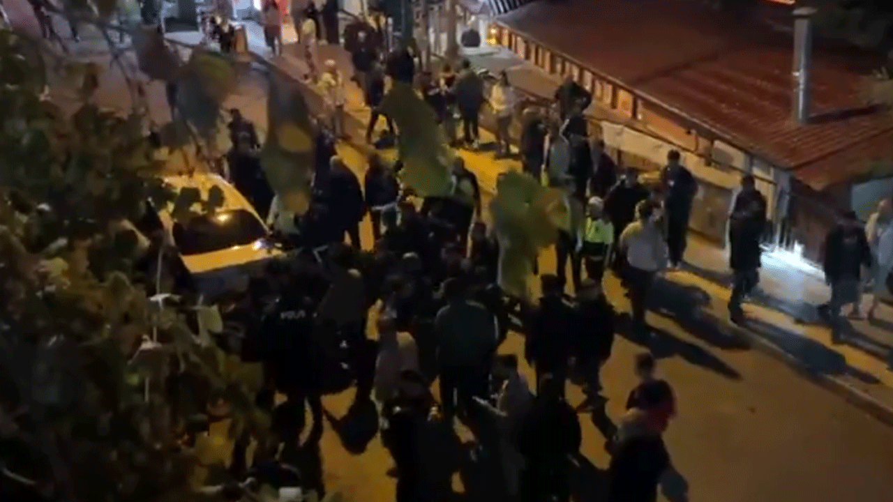 Bozkurt işareti Tunceli’yi karıştırdı! Cumhuriyet yürüyüşüne saldırdılar