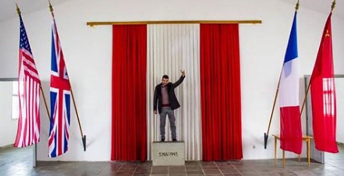 Bozkurt işareti yapan Türk, Avusturya'yı karıştırdı