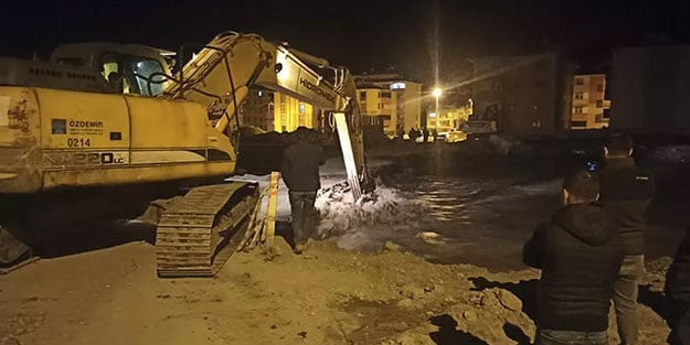 Bozkurt’ta kar sularının erimesiyle Ezine çayı taştı