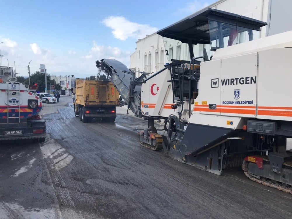 Bozuk yollar kazınarak düzeltildi 
