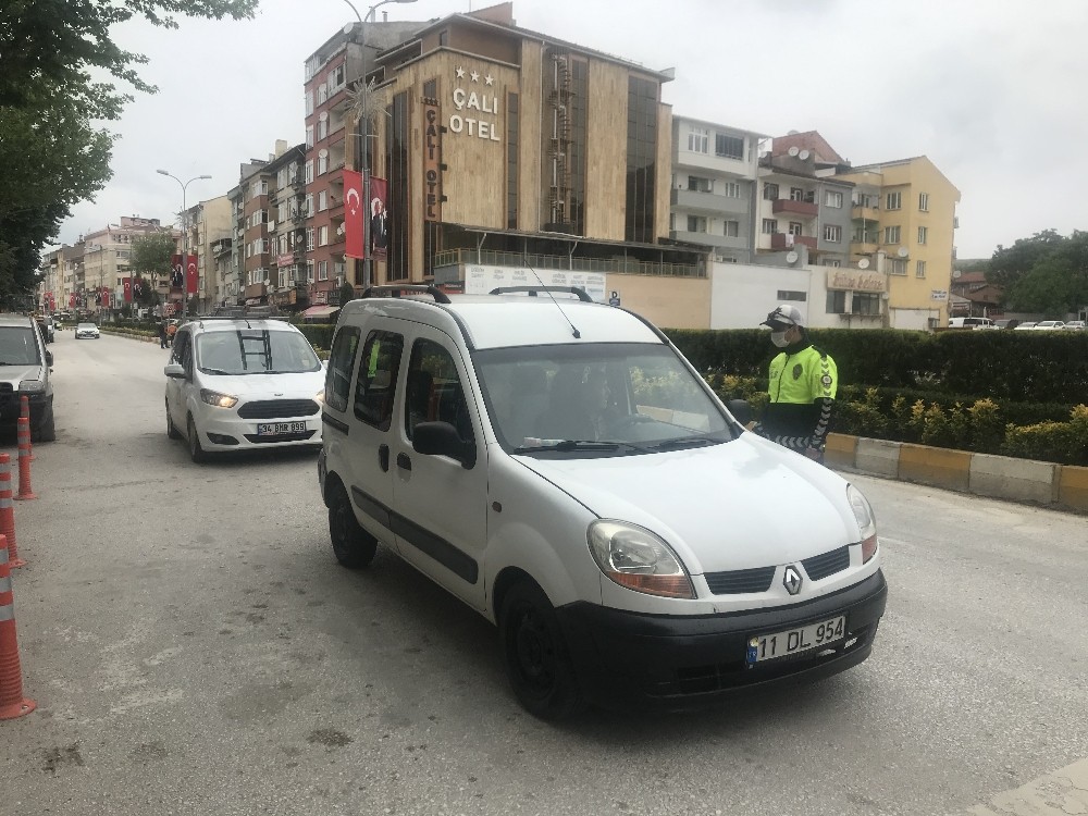 Bozüyük’te yasağa uymayan 162 kişiye idari para cezası uygulandı 