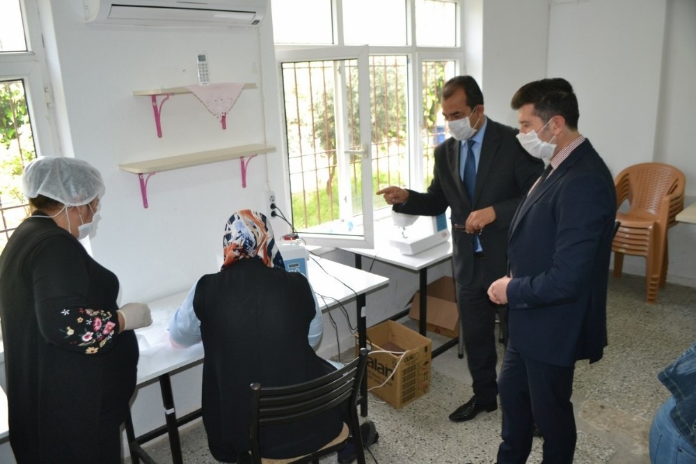 Bozyazı’da maske üretimi başladı 