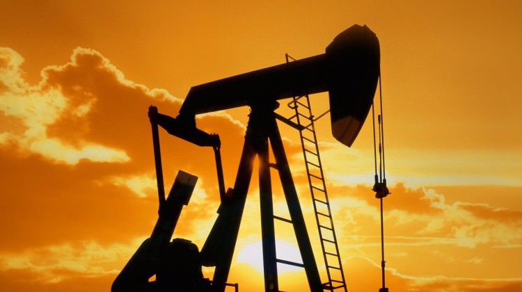 Brent petrol 52 dolardan işlem görüyor