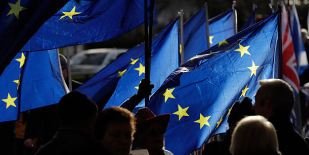 Brexit sonrası işler karıştı! Theresa May, AB'den yeniden müzakere istedi