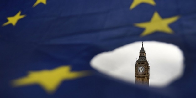 Brexit yasa tasarısı İngiliz Parlamentosu'nda kabul edildi