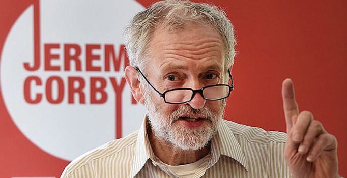 Brexit'le koltuğu sarsılan Corbyn, parlamentodan güvenoyu alamadı