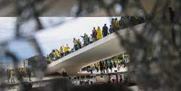 Brezilya'da Kongre baskınına ilişkin görüntüleri sızdırılan baş güvenlik danışmanı istifa etti