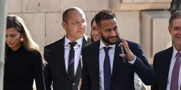 Brezilyalı Neymar için mahkemeden karar çıktı!