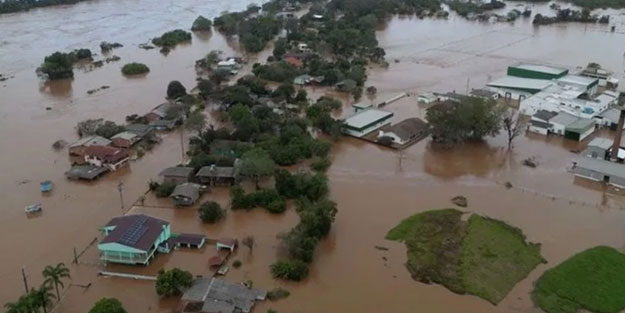 Brezilya'yı tropikal kasırga vurdu