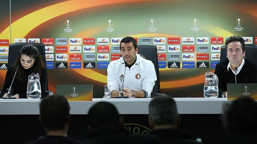 Bronckhorst: İki farkla yenmemiz gerekecek