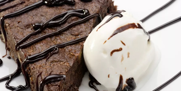 Browni kurabiye tarifi: Ağızda dağılan çayın yanına nefis, pastane usulü browni kurabiye yapılışı