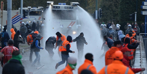 Brüksel savaş alanına döndü!