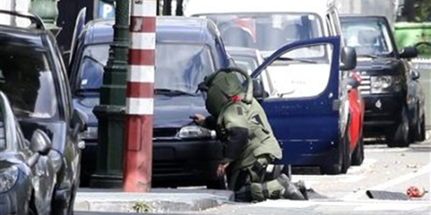 Brüksel'de bomba alarmı