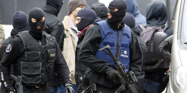 Brüksel'de silah sesleri: 3 polis yaralı