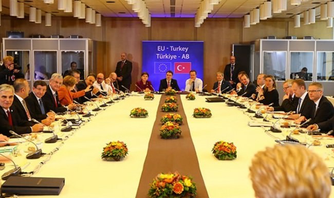 Brüksel'de Türkiye-AB zirvesi uzaltıldı
