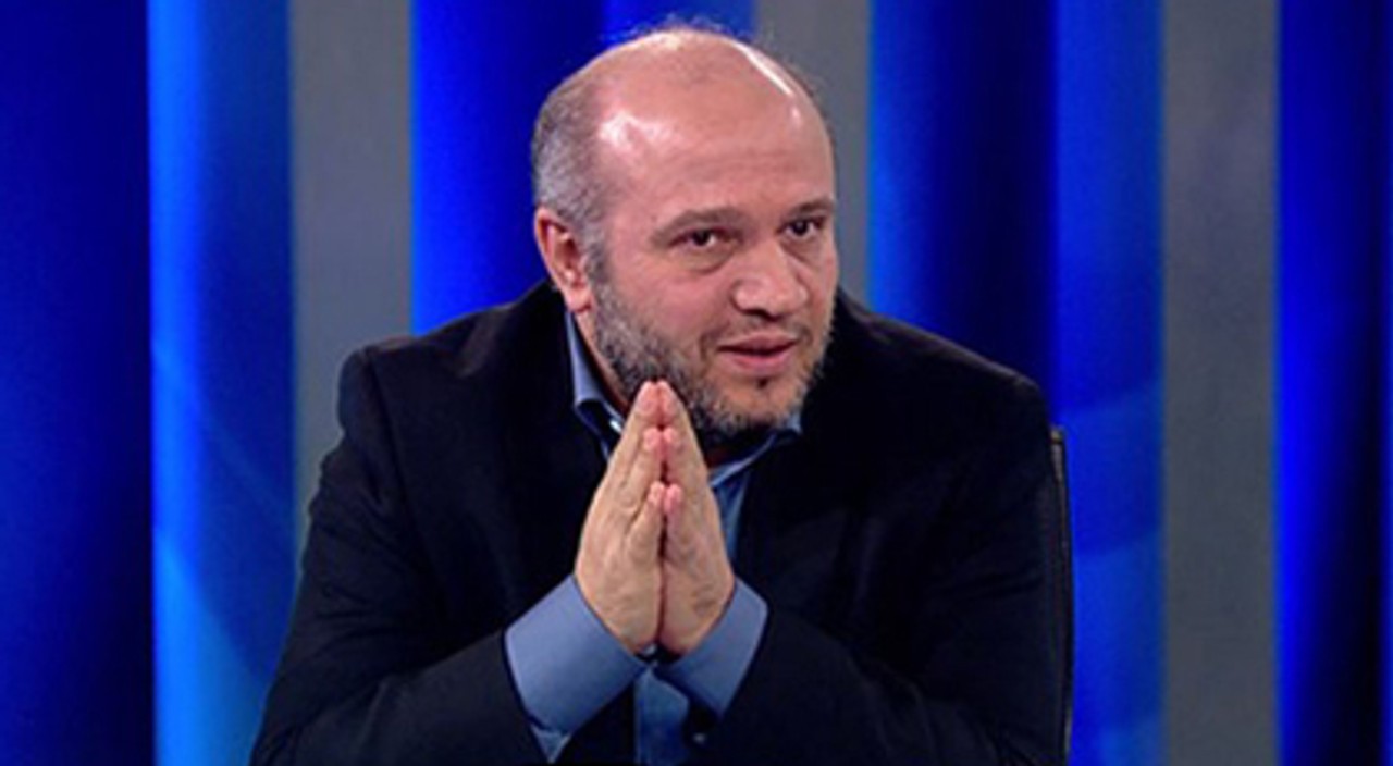 "Bu adam Türkiye'de siyaset yapsaydı, kuvvetle muhtemel Starbucks'ın önünde kahve içer, boykot yapanlara da 'salak' derdi"