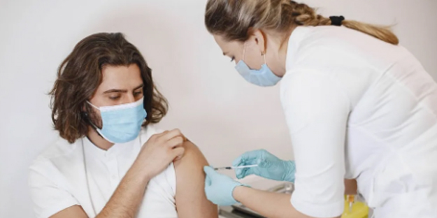 Bu aşıyı aynı anda olanlar dikkat: Riski çok yüksek!