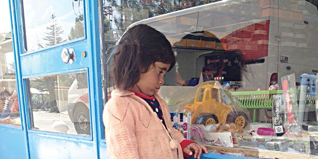 Bu bakışa oyuncak yağdı