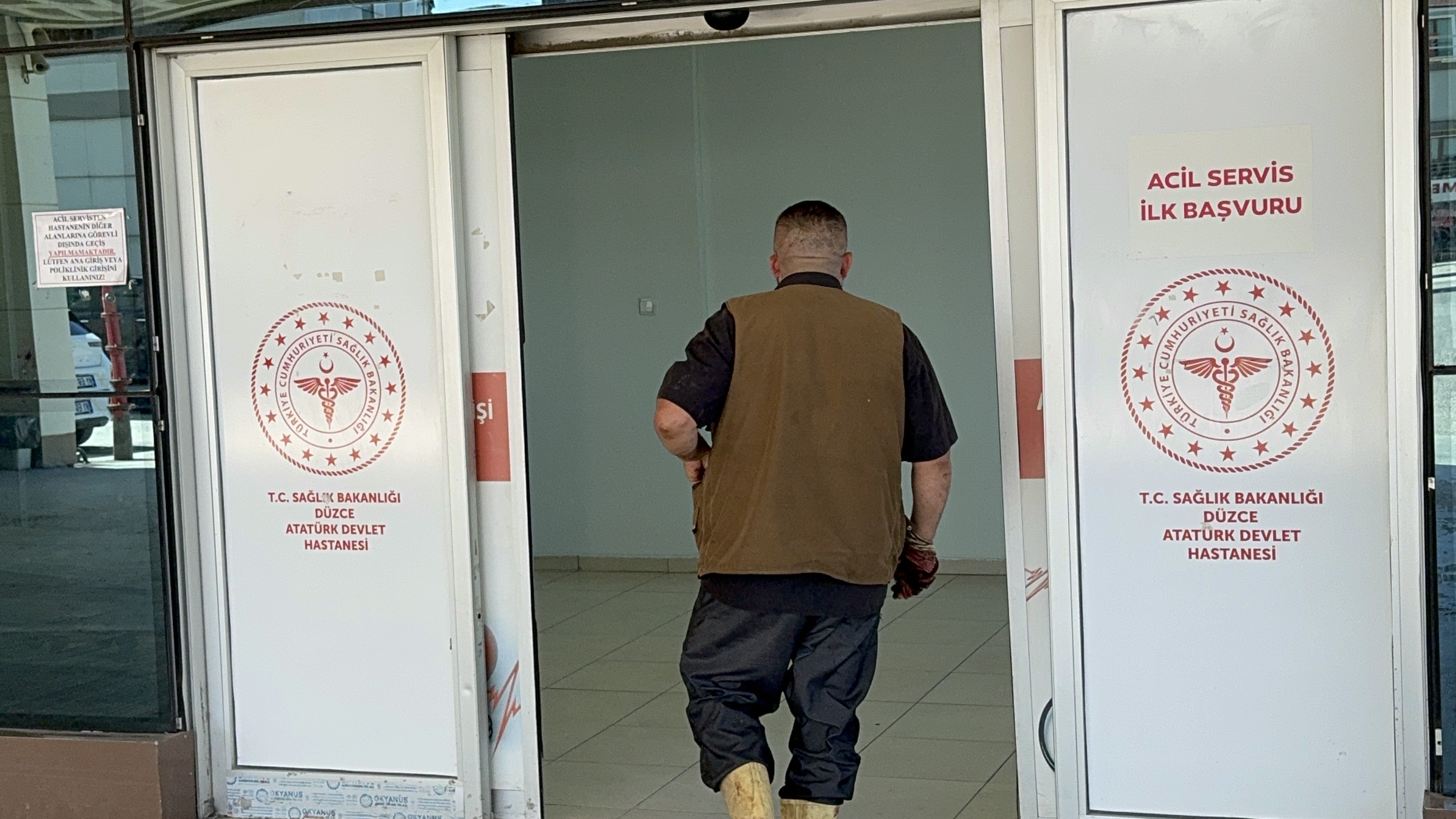 Bu bayramda da gelenek bozulmadı: 57 kişi kurban yerine kendini kesti