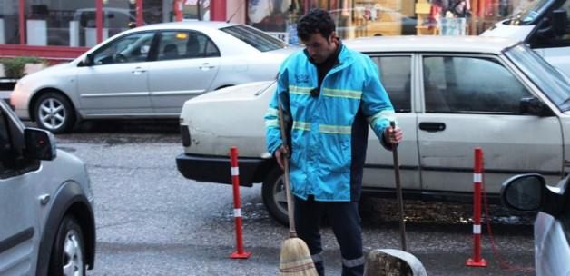 Bu Belediye çalışanları uydudan takip ediyor!