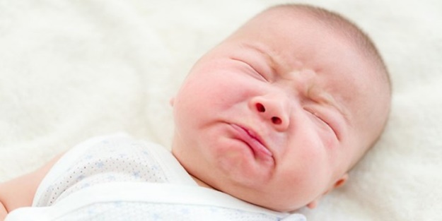 Bu belirtiler varsa bebeğinizde reflü olabilir