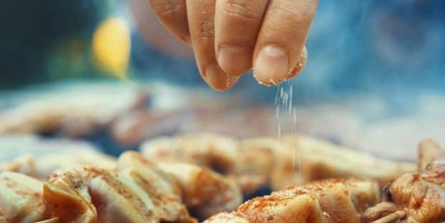 Bu besinler damarlarınızı kurutuyor! Evinize bile sokmayın