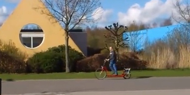 Bu bisiklet yürüyerek kullanılıyor!