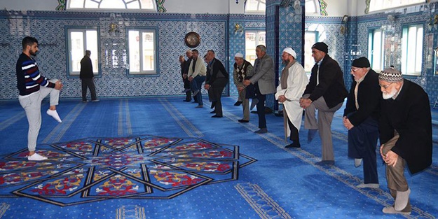 Bu camide namaz 5, spor 1 vakit!