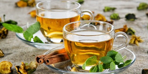 Bu çay yağ depolarını eritiyor! Sen de incel, sakın vazgeçme: Göbek eriten, zayıflatıcı çay savaş veriyor!