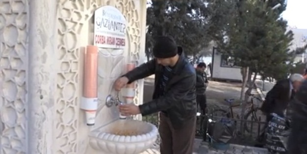 Bu çeşmeden çorba akıyor