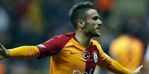 Bu çocuk ne yapmaya çalışıyor! Sabırlar taşıyor...