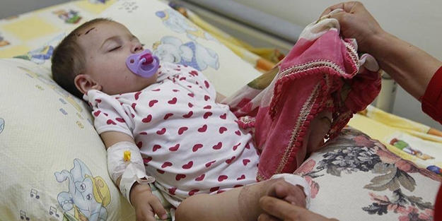 Bu çocuk neden böyle uyuyor?