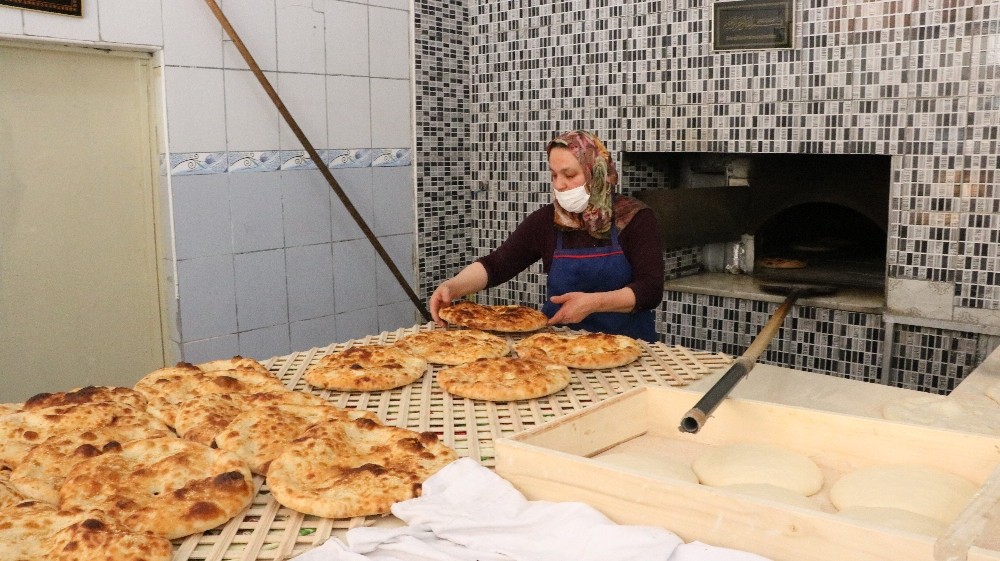 Bu çörek Ramazan’da tok tutuyor 