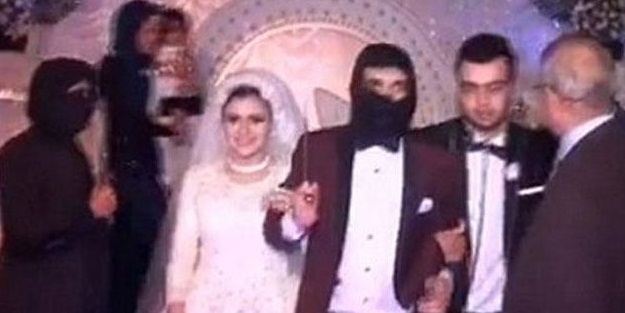 Bu da oldu: IŞİD konseptli düğün