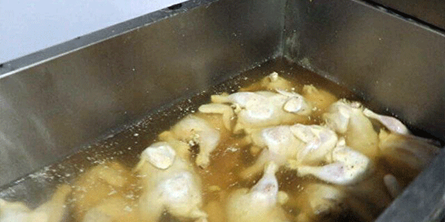 Bu da oldu! Bozuk etleri çamaşır suyu ile yıkayıp müşterilere yedirdiler