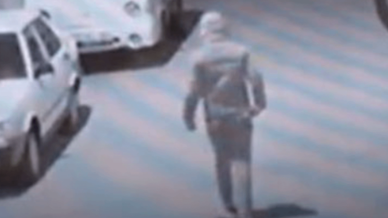 Bu da tembel hırsız! Yürümeye üşendi , araba çaldı!