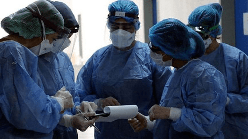 Bu doktorlar, adamı "hasta" eder