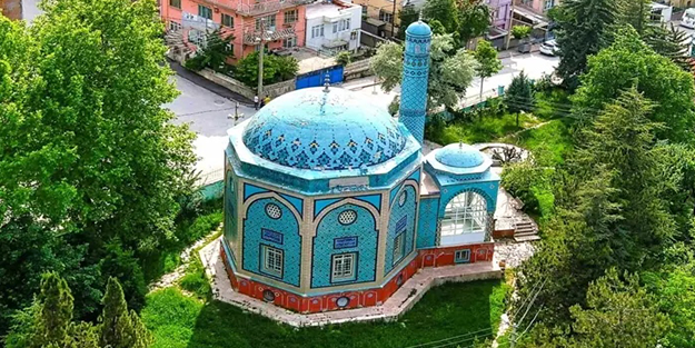 Bu esere kazma mı vurulacak?! Şaheser niteliğindeki Çinili Cami'ye yıkım kararı!