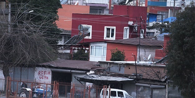 Bu evde gizemli kazı var!