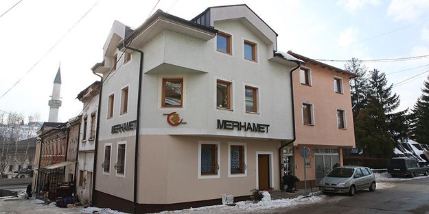 Bu evde 'temizlenmek' ve 'yemek' bedava!