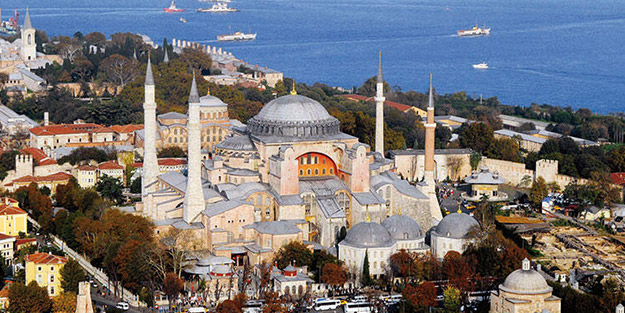 Ayasofya hakkında dikkat çeken ifadeler: Fatih'in bedduasından kurtulmalıyız
